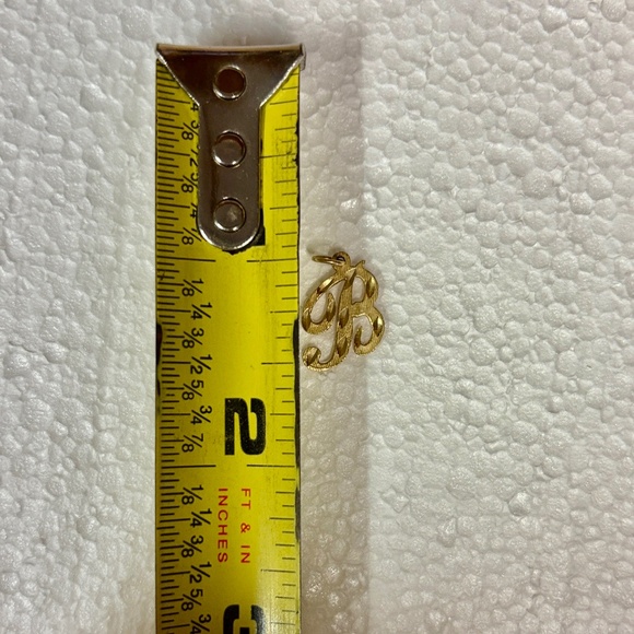 14K GOLD INITIAL CHARM - B - Picture 4 of 4